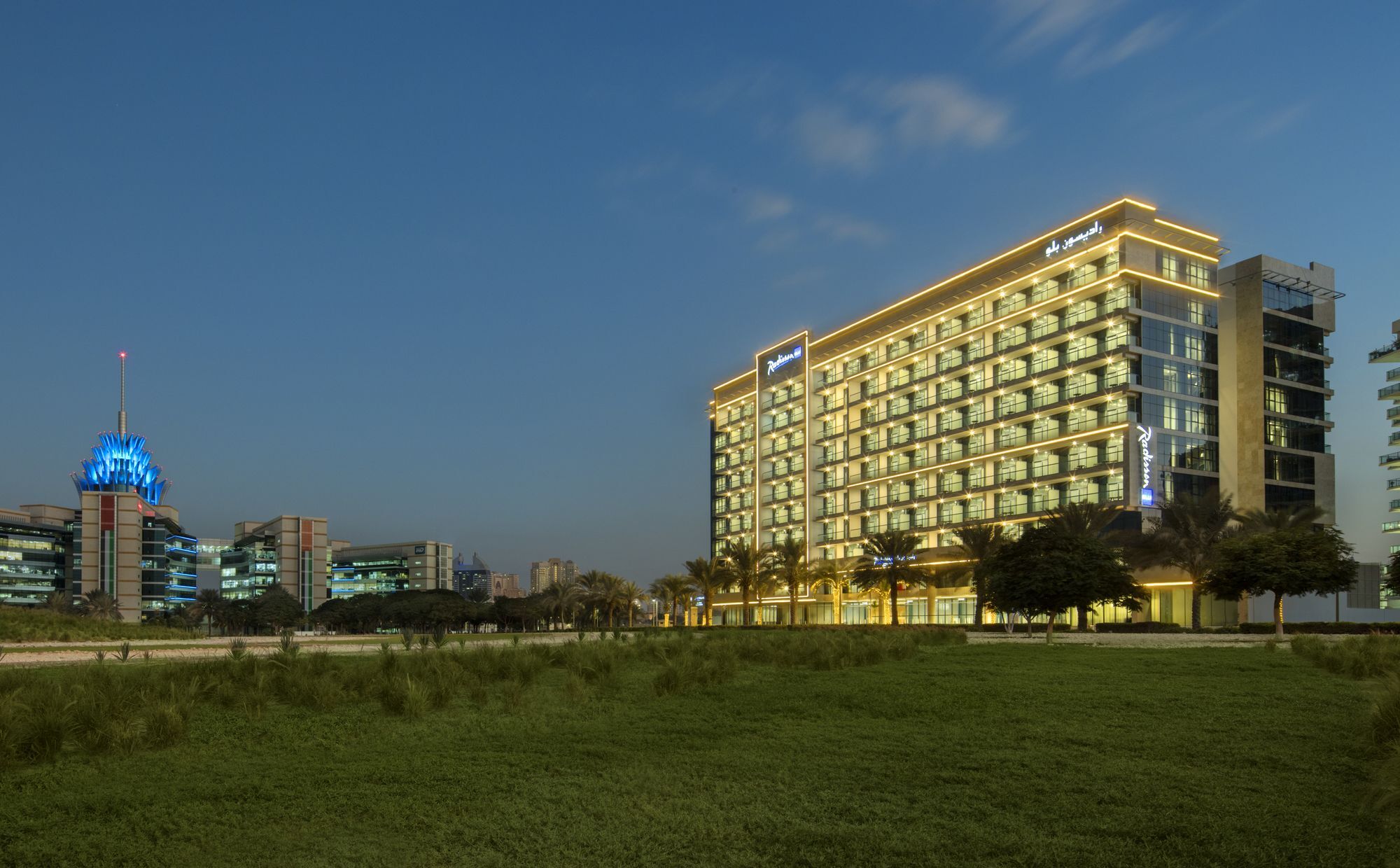Radisson Blu Hotel Apartment Dubai Silicon Oasis Экстерьер фото